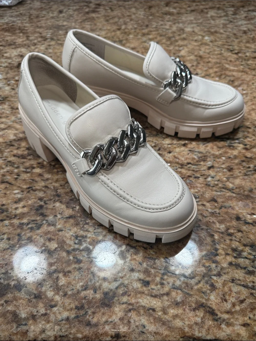 MADDEN GIRL Hoxtonn Womens Chunky Loafers size 8.5 color bone